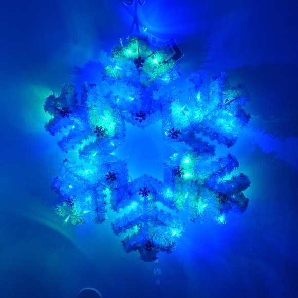 Bright Light Snowflake - Picture 12 of 13